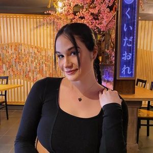 Meet your Posher, Mila